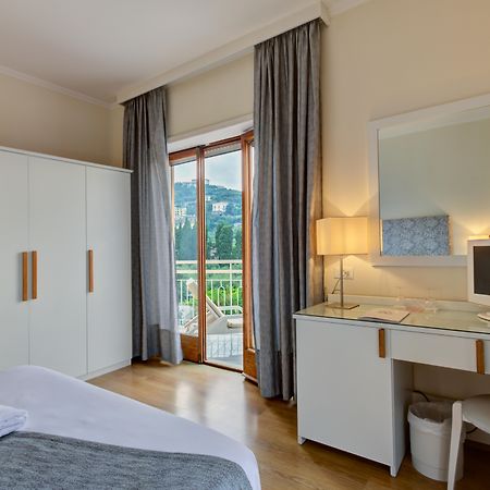 Boutique Hotel Regina Sorrento Bagian luar foto