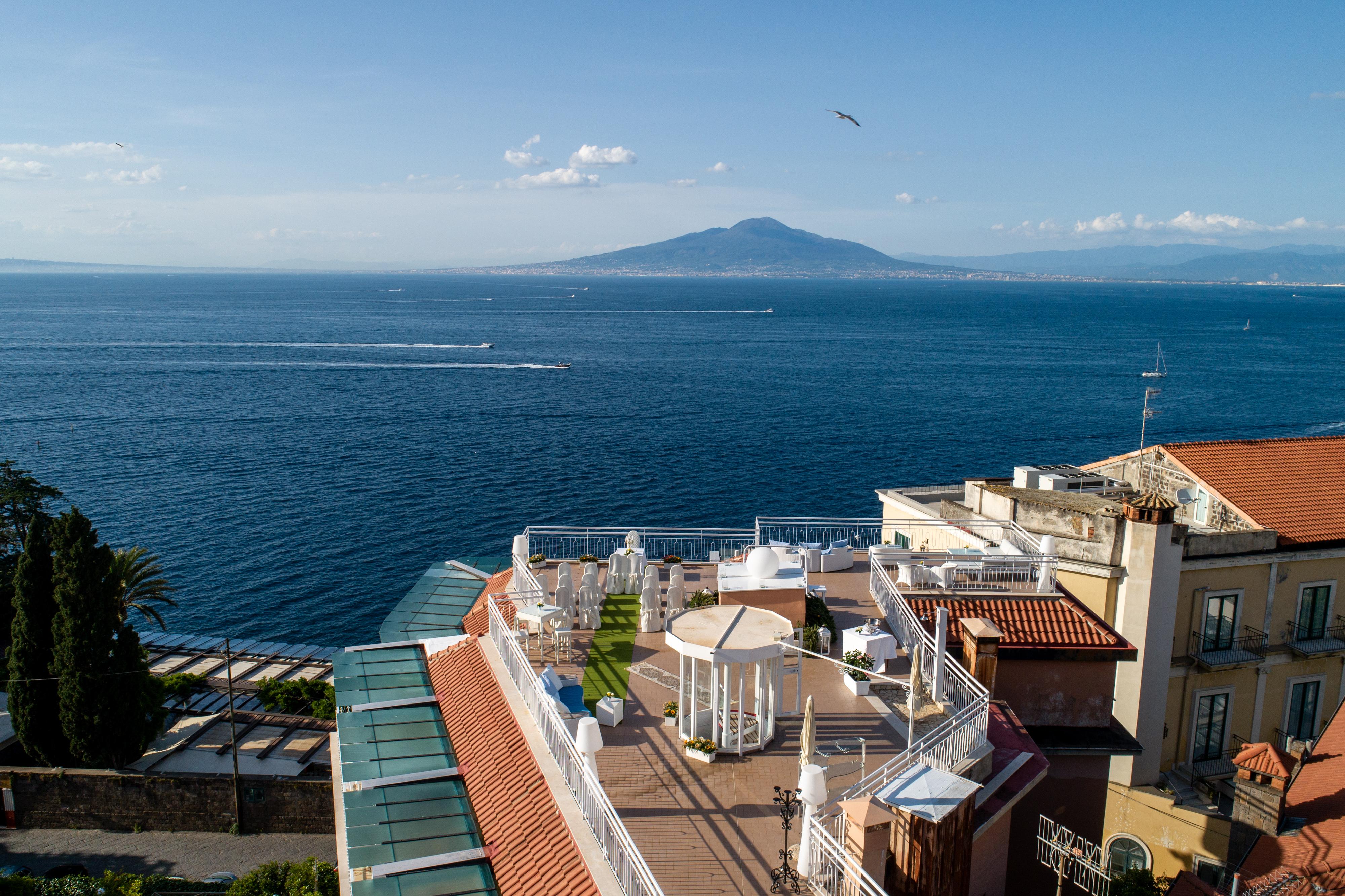 Boutique Hotel Regina Sorrento Bagian luar foto