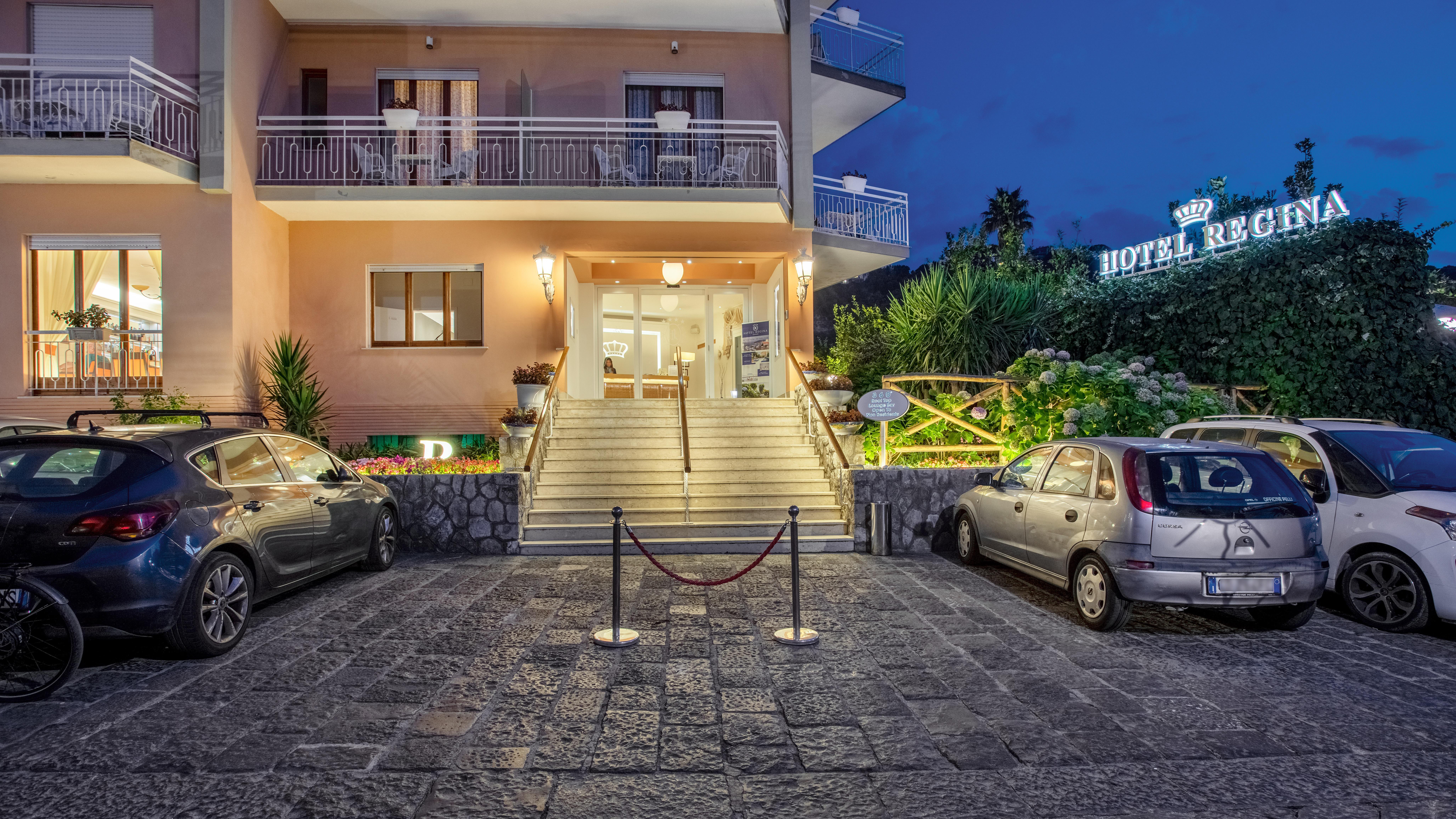 Boutique Hotel Regina Sorrento Bagian luar foto